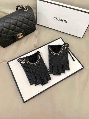 Chanel New Women's Half-Finger Gloves, Lambskin Chain, Ultra-thin, Soft, Comfor