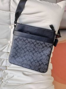 Original American Coach wide shoulder strap crossbody shoulder bag for men, top