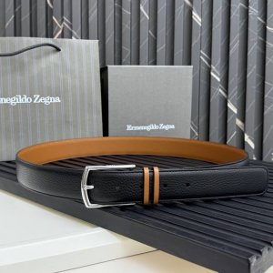 This Elegant Black Belt Features Foliage-Colored Details, Creating A Subtle Cont