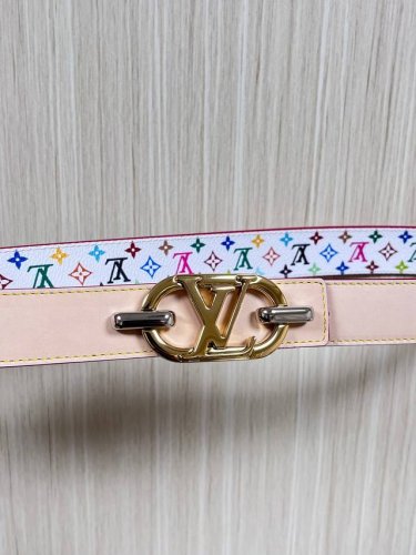 New for the season, this belt is crafted from luxurious calfskin and Monogram c