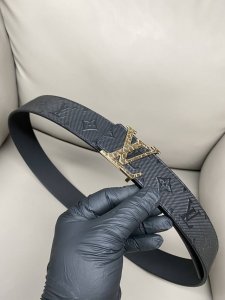 Lv Louis Vuitton 4.0 hot-pressed three-dimensional calfskin high-quality steel b