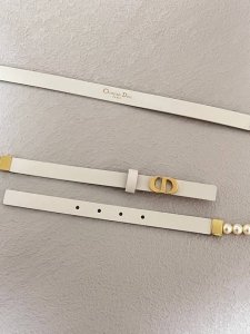 This season's new iconic Dior Caro beaded belt is meticulously crafted from whit
