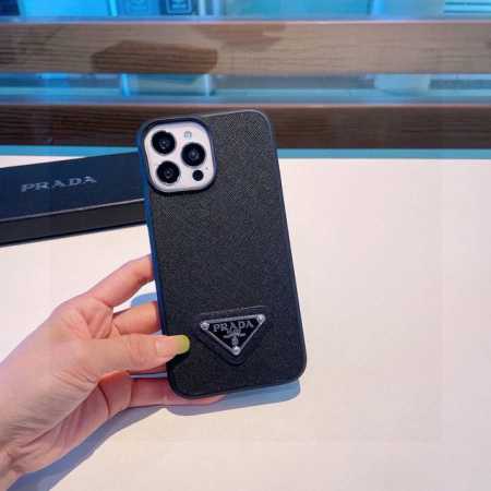 New Models Are On Sale On Prada's Official Website. The Same All-Inclusive Mobil - Click Image to Close