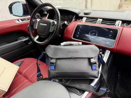 A new high-end Coach shoulder bag. This Coach League 36 shoulder and crossbody h - Click Image to Close