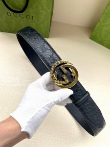 Width 4.0Cm Gucci interlocking double G buckle belt, made of Gucci Signature blu