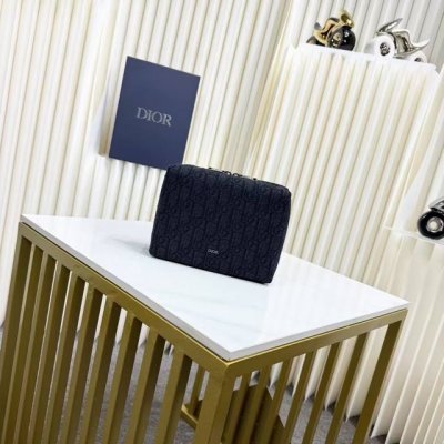 The most premium version on the market, welcome to compare. Travel Clutch Black