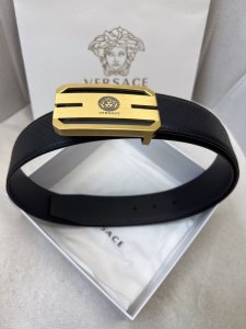 Versace. Original top-grain cowhide crossgrain upper with top-grain cowhide flat