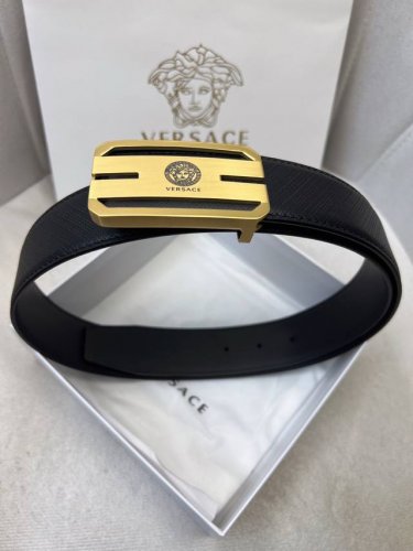 Versace. Original top-grain cowhide crossgrain upper with top-grain cowhide flat