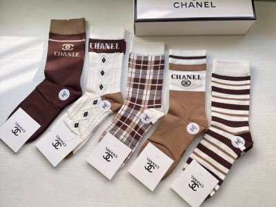 Special Offer: Chanel's newest long socks, five pairs per box, jacquard classic
