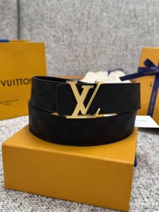 Louis Vuitton Lv Damier pattern reversible belt, original hardware, exquisite ha