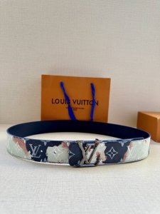This 4.0 Wide Lv Initials Double-Sided Belt Features A Striking Pattern Depictin