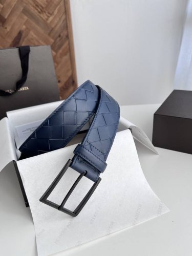 Bv wide men's belt. Handmade large plaid Intreccio woven Italian calfskin with a