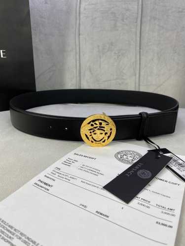 Width 3.8Cm Versace This flat belt is made of calfskin and features a vacuum-pla