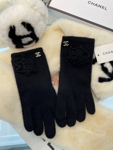 Chanel New Cashmere Knitted Gloves 100% Cashmere Instantly Warm to the Touch Thi