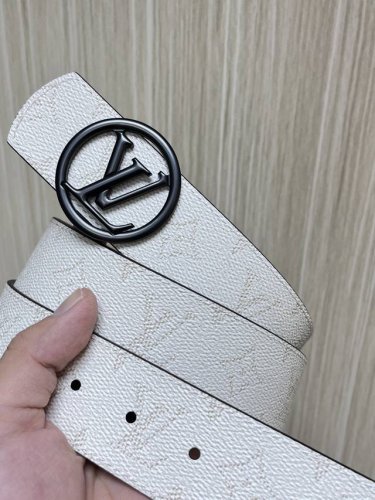 4.0 New Style Of The Season, One Side Is Imported Calfskin, The Other Side Is