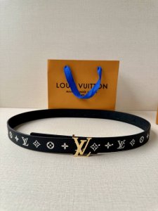 3.0 Wide Lv Double-Sided Lychee Belt Interprets Louis Vuitton's Classic Eleme