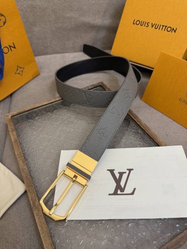 Lv 3.5 Belt, the Slender reversible belt offers sleek lines, a modern style, and