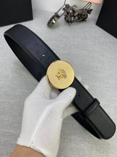 Width: 4.0cm This Versace round mirror buckle: ostrich leather bottom belt is de
