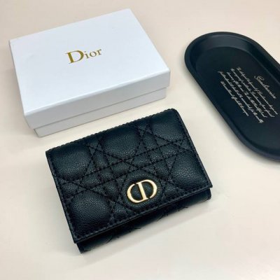 Dior 925 Color: Black Dimensions: 11*8.5*3 The latest model from Dior! This mini