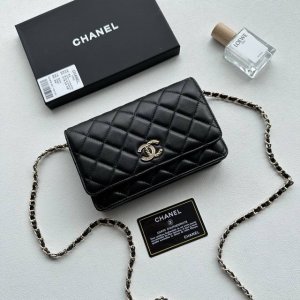 Color: Black Size: 20X13 Woc classic fortune bag sheepskin, can be worn crossbo