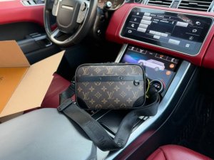 Chip version of the latest high-end "Louis Vuitton" LV shoulder bag, Louis Vuit