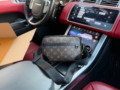 Chip version of the latest high-end "Louis Vuitton" LV shoulder bag, Louis Vuit
