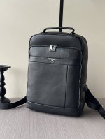 High-end, top-tier Prada handbags are shipping in large quantities. We won't bo