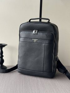 High-end, top-tier Prada handbags are shipping in large quantities. We won't bo