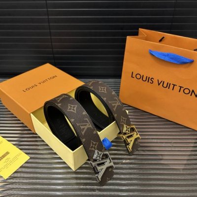Louisvuitton leather belt. Classic men's leather belt. A must-have for fashion.