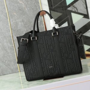 Black Dior Gravity Print Leather. P40,000 Reference No.: 1Essh242Llg_H830 Dimens