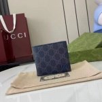 Top-of-the-line editionThis bifold wallet is a masterpiece from the Pre-Fall 202