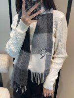 Family perk is here!! Burberry high-end heavyweight men's scarf! Highly recommen