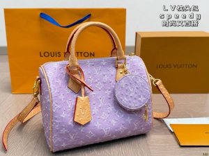 Lv pillow bag Speedy is fashionable and versatile with a unique artistic atmosph