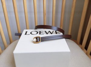 Loewe's latest belt from the Loewe store. Made of soft, vegetable-tanned classic