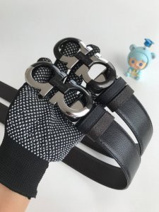 Ferragamo 550127 This new Ferragamo leather belt features a two-tone design, ver