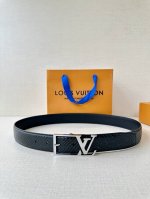 Lv The Skyline 3.4 Wide Leather Belt Displays The House Initials Front And Cente