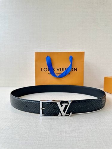 Lv The Skyline 3.4 Wide Leather Belt Displays The House Initials Front And Cente