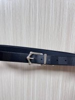 This season's new Frog reversible belt combines modern elements with elegant de