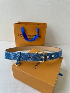 3.0 wide Lv D-Ring belt uses Monogram denim to reinterpret the classic design fr