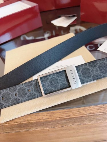 Stunning Gucci men's new square buckle belt. 3.5cm wide. Made of canvas with a g