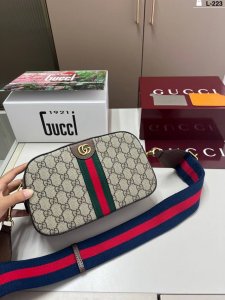 With mirror Cool Gucci camera bag crossbody bag Really super versatile texture a