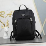 Ad and Pd collaborate on a design. 2Vz135 Two major brands collaborate on this b