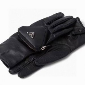 Prada's new autumn/winter mini triangle bag and lambskin gloves have arrived! N