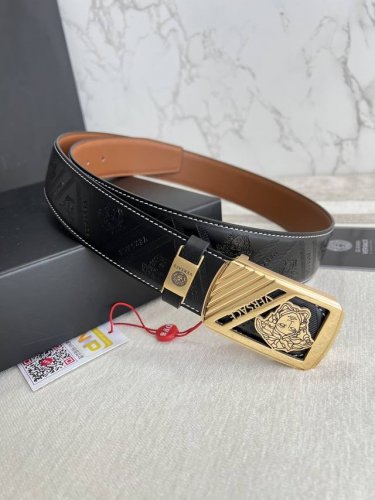 Product Name: Versace Original Belt/Leather Bag Model: Hook buckle, classic man-