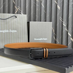 This Elegant Black Belt Features Foliage-Colored Details, Creating A Subtle Cont
