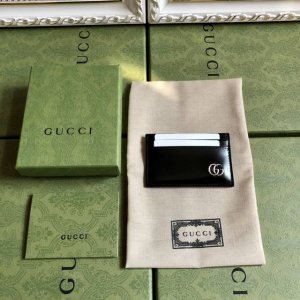 Premium edition, original leather with green box packaging. Made with G-brand o