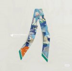 Hermes "Wonderland" Twilly scarf Twilly scarf 100% silk This small silk accesso