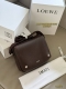 With boxSize: 25*20cm Loewe messenger bag recommended! Recommended! Cowhide embr