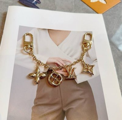 lvkeychain Bag Ornamentsbag Pendantsgold & Silver M01188 Spring Street Chain