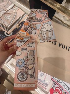 Latest counter model, exclusive stock, quality guaranteed. LV multifunctional ri